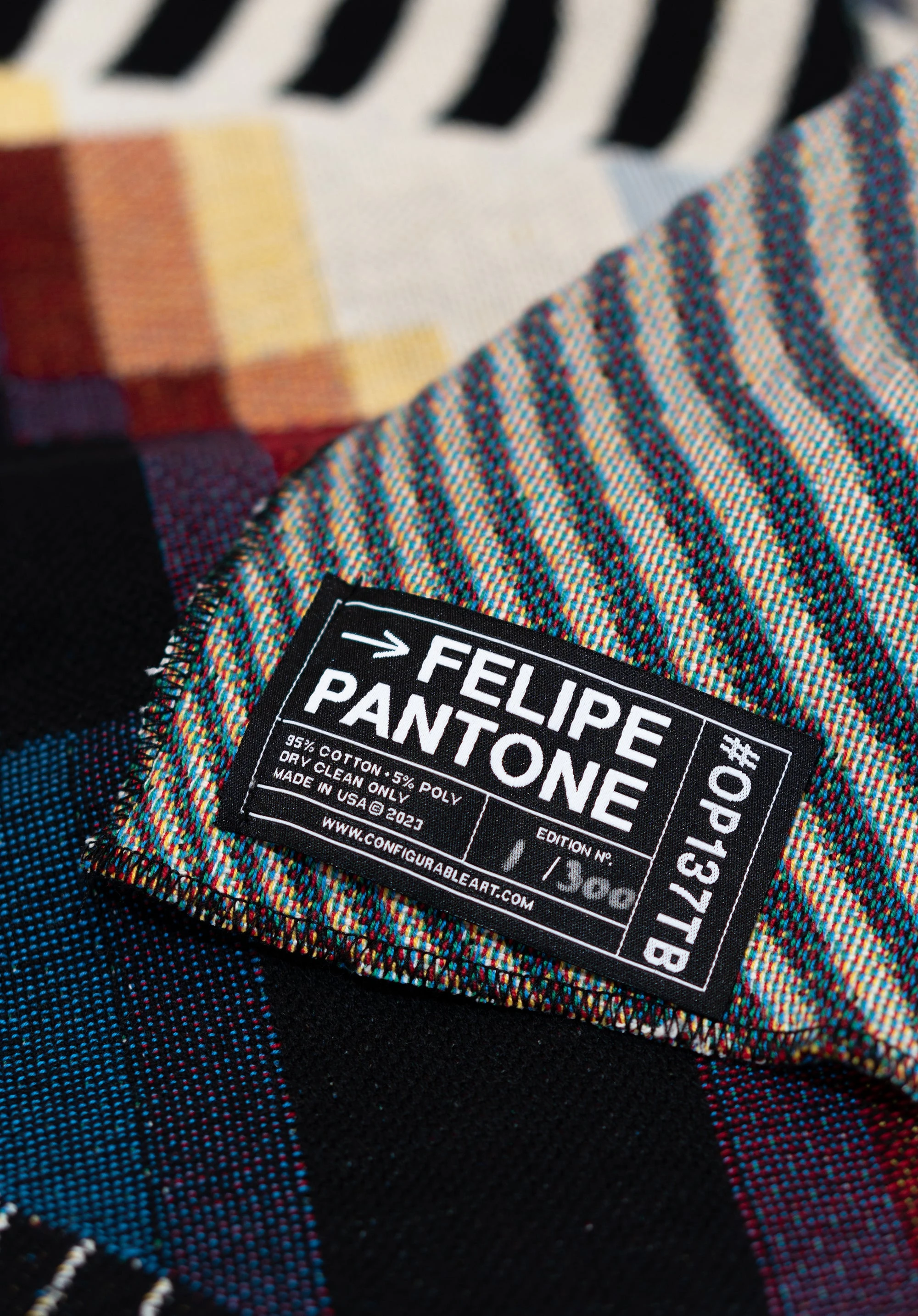 'OPTICHROMIE 137' Throw Blanket — 6